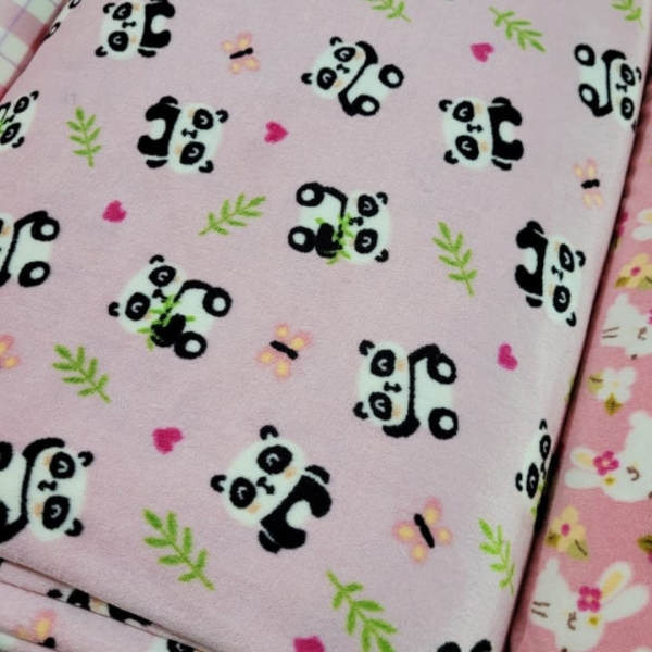 Tecido Plush Estampado Panda Fundo Rosa - Image 2
