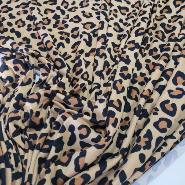 Malha Suede Animal Print 1 Metro - Image 4