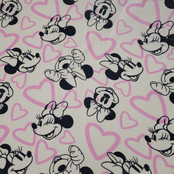 Tecido Malha Pv Estampada Minnie e Coração 1 Metro - Image 2